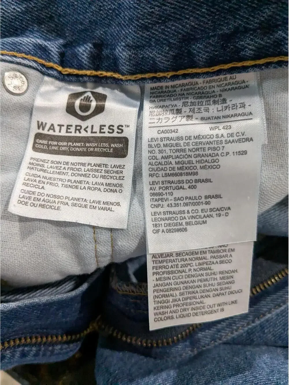 Levi Strauss & Co. Men's Denim Jeans 505 Classic Straight Leg Cotton W44 L30